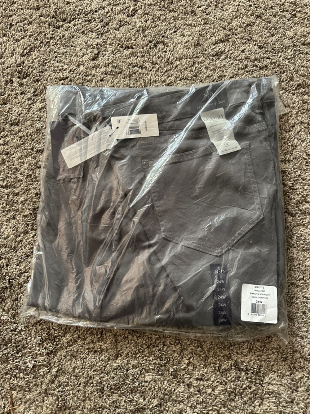 NWT NYDJ Straight 24W Jeans